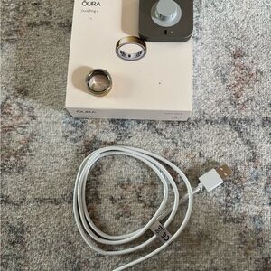Oura Gen 4 Gold Ring with Box, Charger and USB Cable